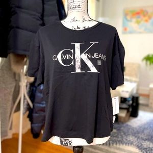 NWT Women's Size Large Calvin Klein Short Sleeve Cropped Logo Print Tee In Black